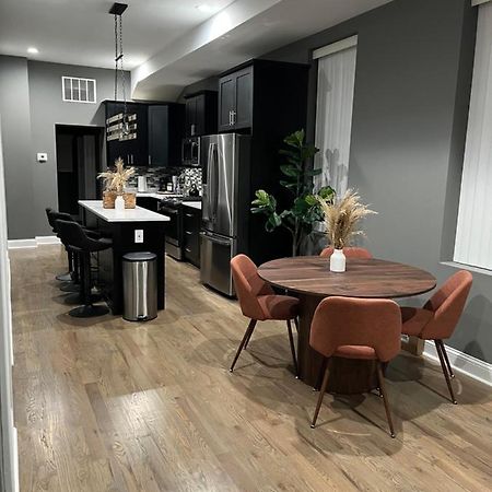 Rustic Mix Apartment Чикаго Екстериор снимка